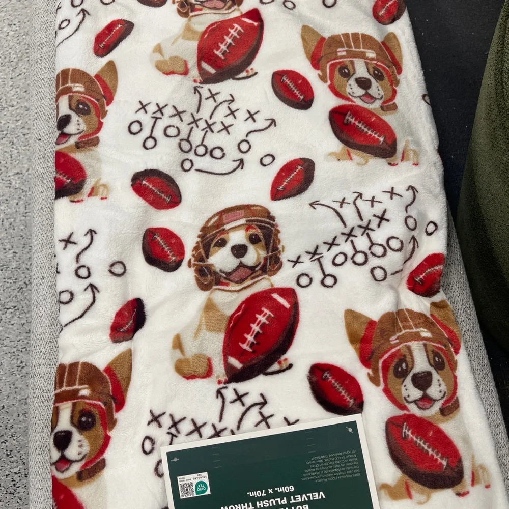 Fall Frenchies & Beagles Football Dogs French Bulldogs Plush Throw Blanket NWT